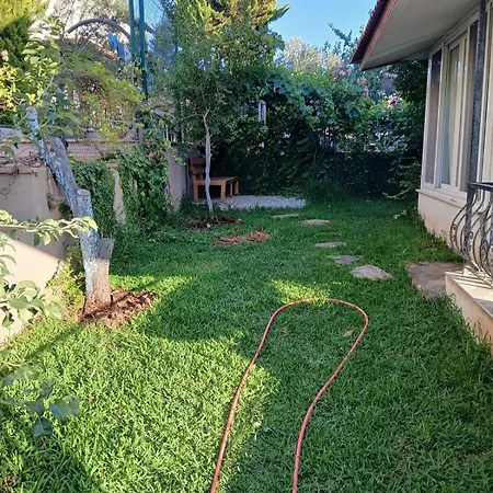 Duplex House With Private Garden 别墅 Ayvalı