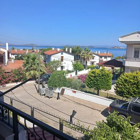 Duplex House With Private Garden 别墅 *