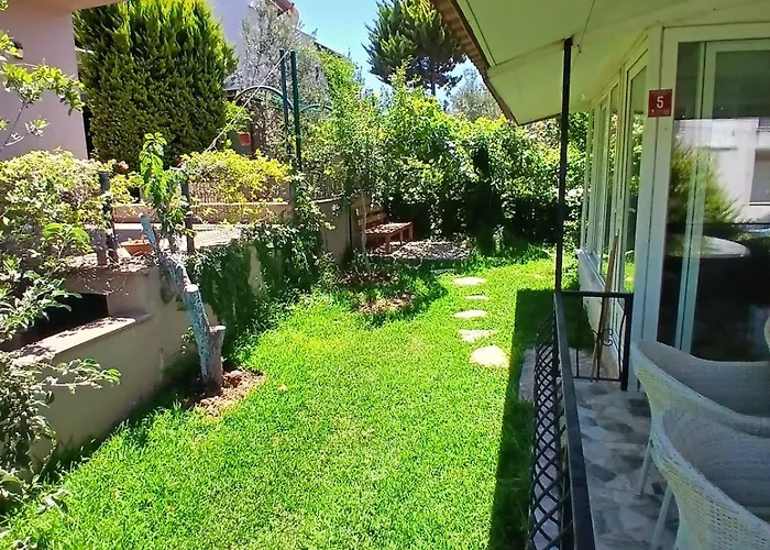 Duplex House With Private Garden *