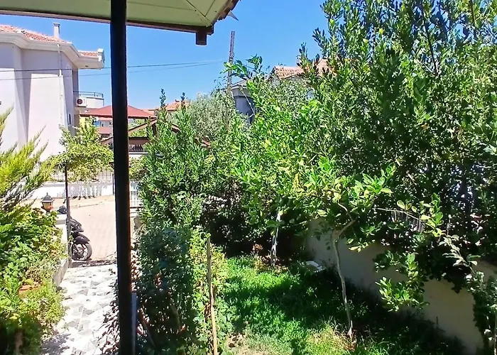 Duplex House With Private Garden 别墅 *